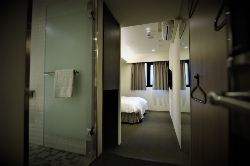 Ours Inn Ii 25/34