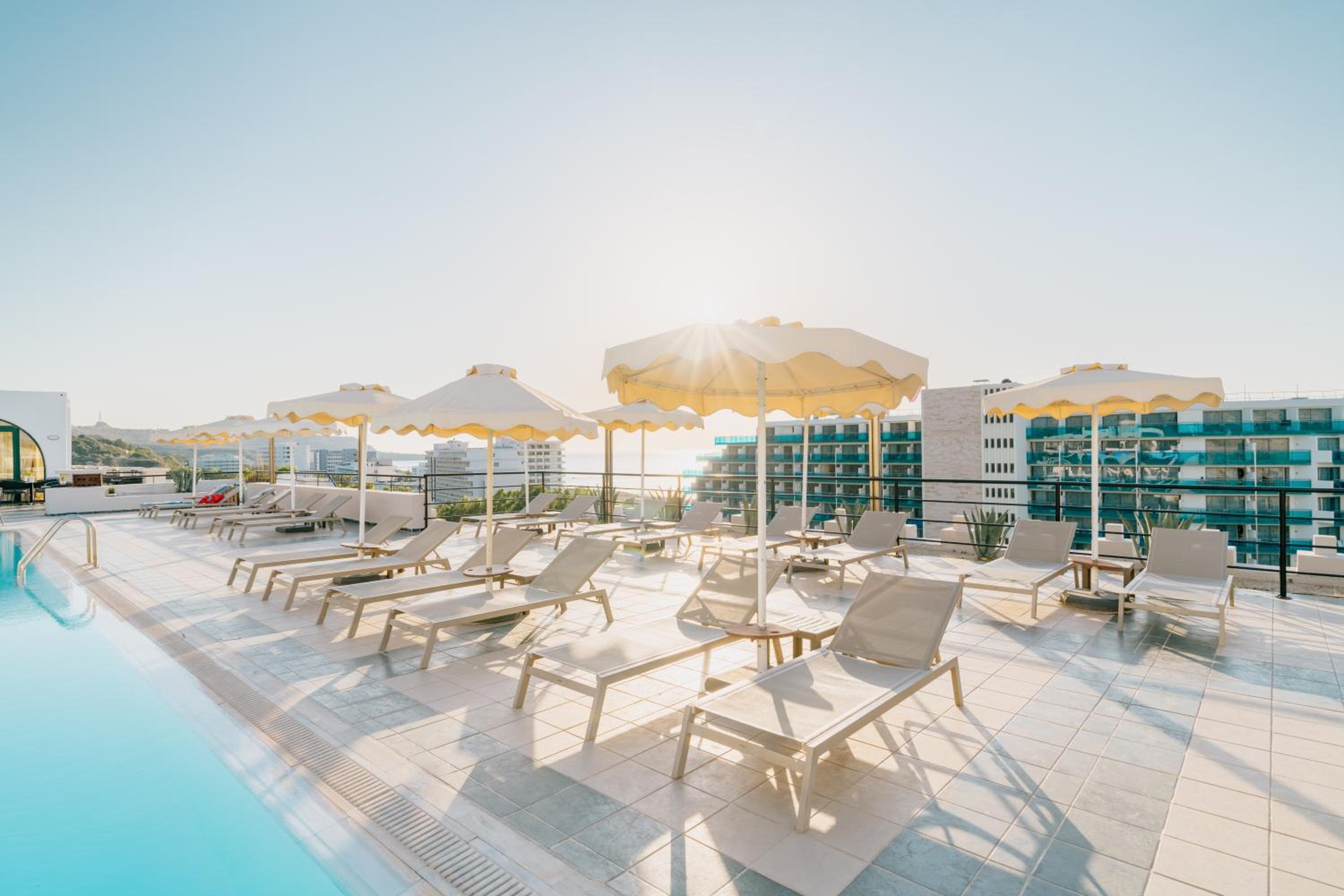 CALYPSO PALACE HOTEL 46/54