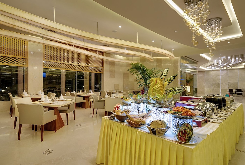 Hotel Babylon International 20/27