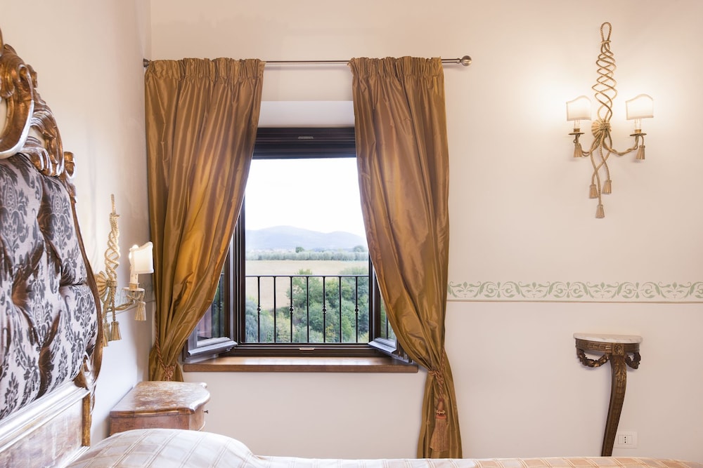 1 Bedroom, Deluxe, King Bed, Hill View