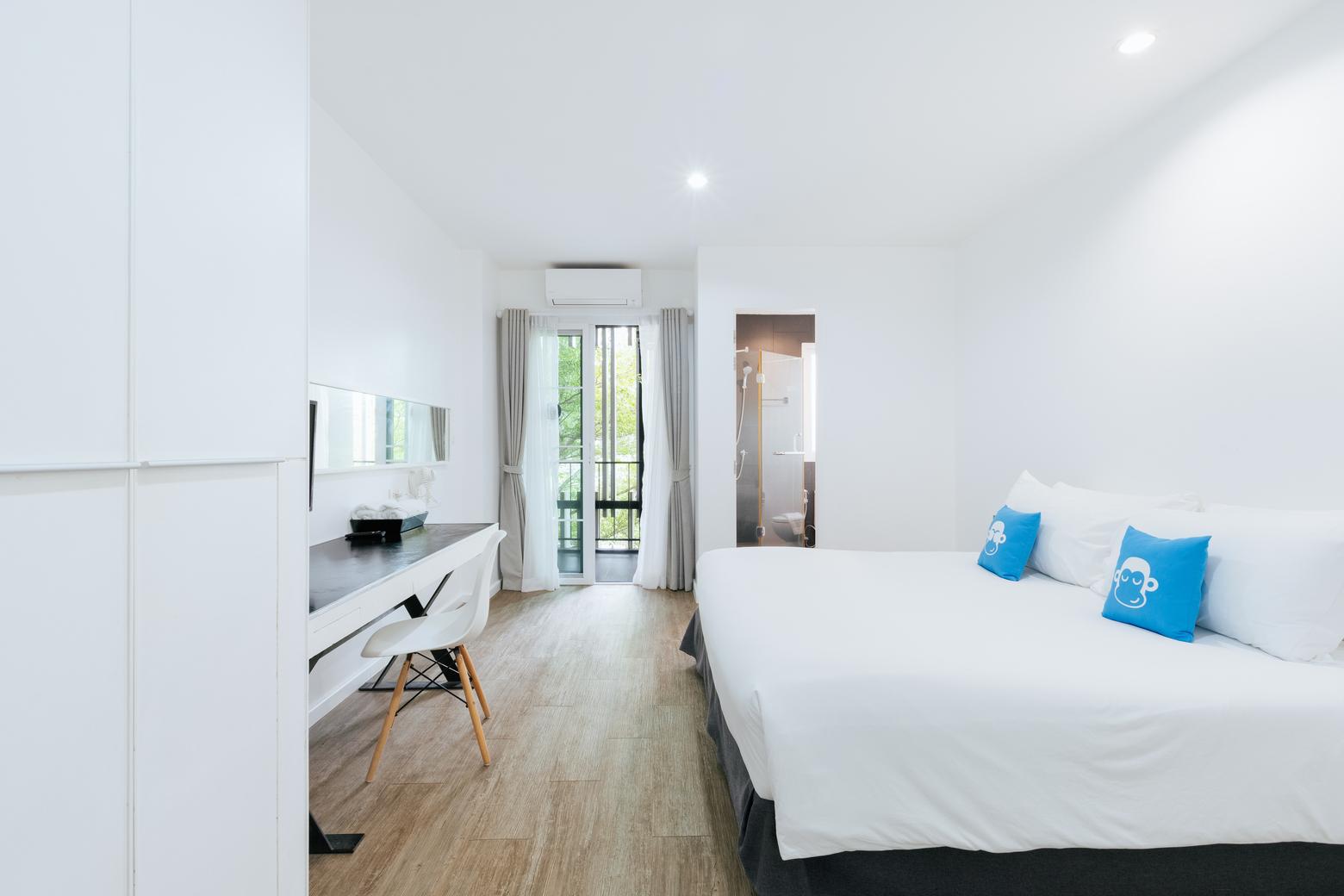 Superior King Bed