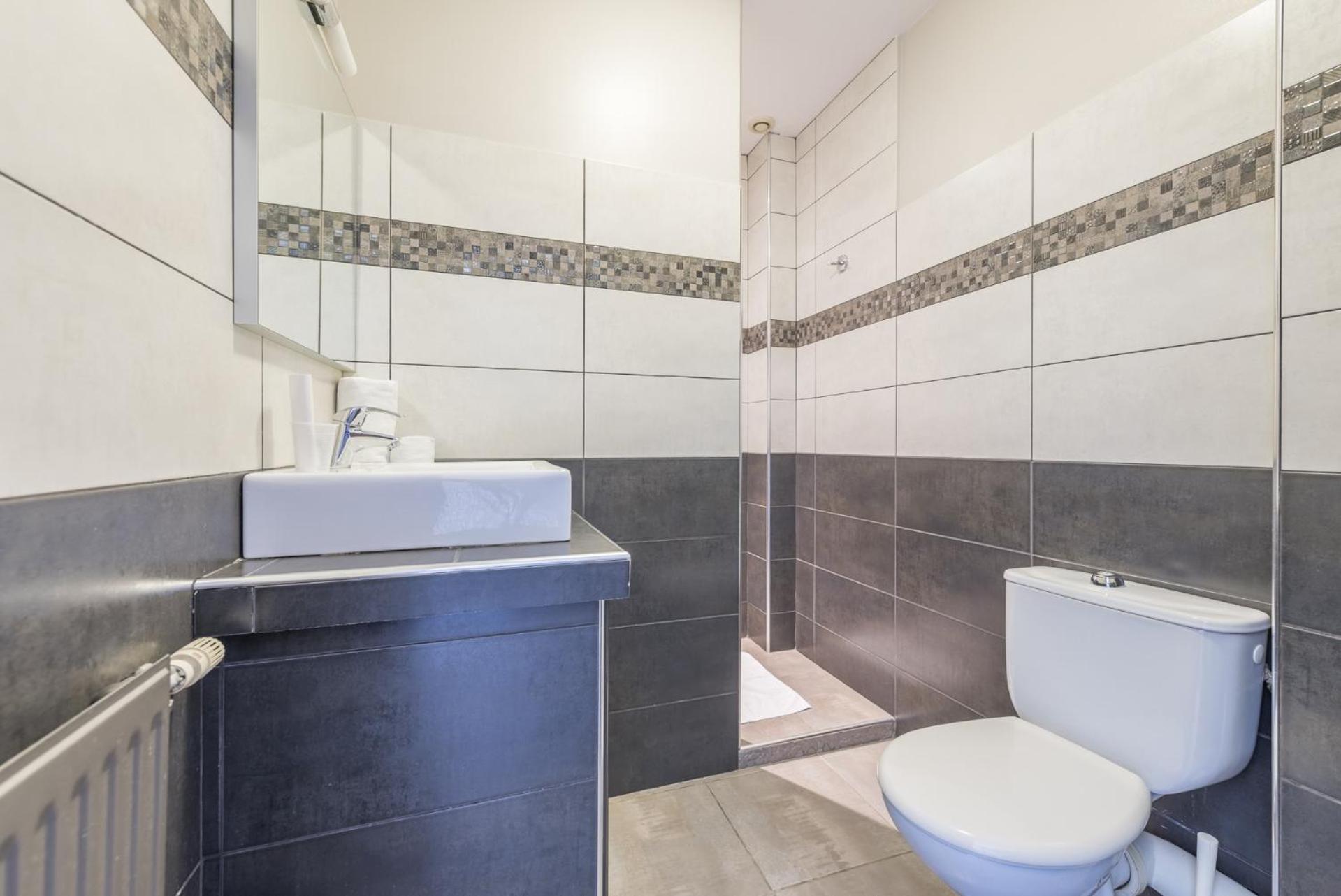 Hotel Le Rocher 37/44