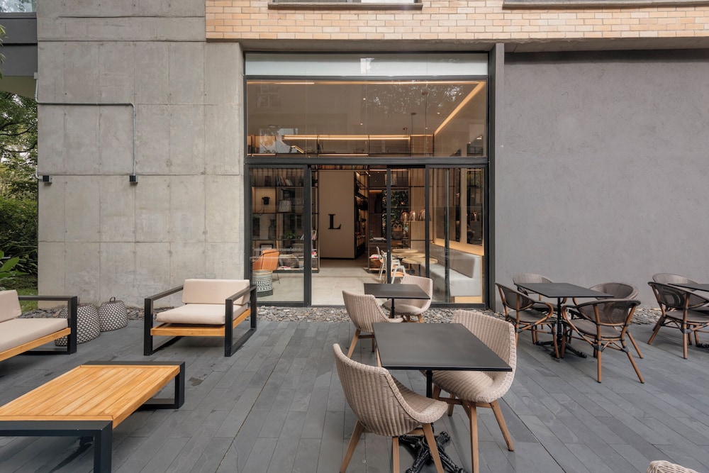 LETTERA HOTEL 41/50