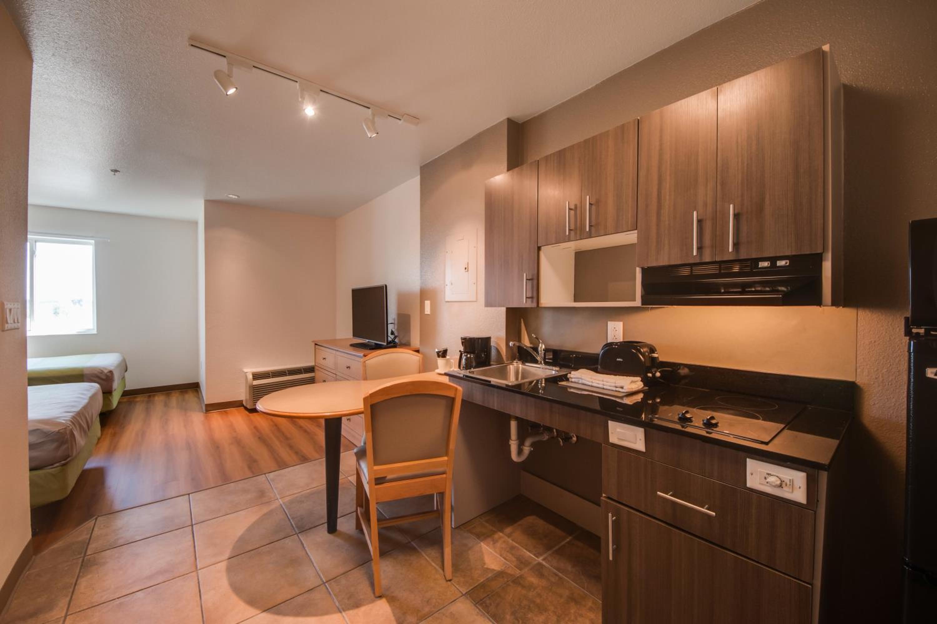 ROOM, QUADRUPLE, ACCESSIBLE
