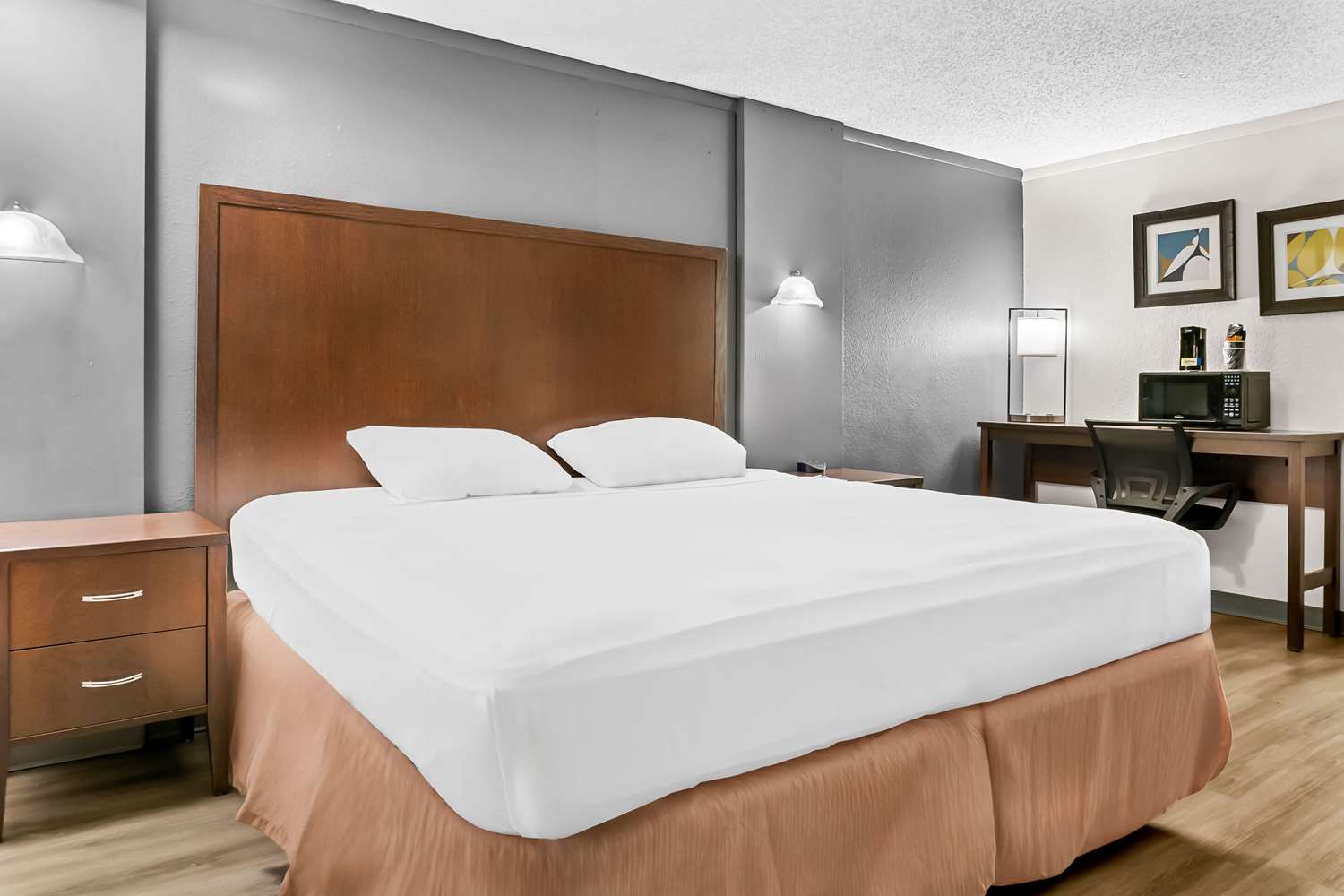 Rodeway Inn & Suites Saginaw I-675 2/14