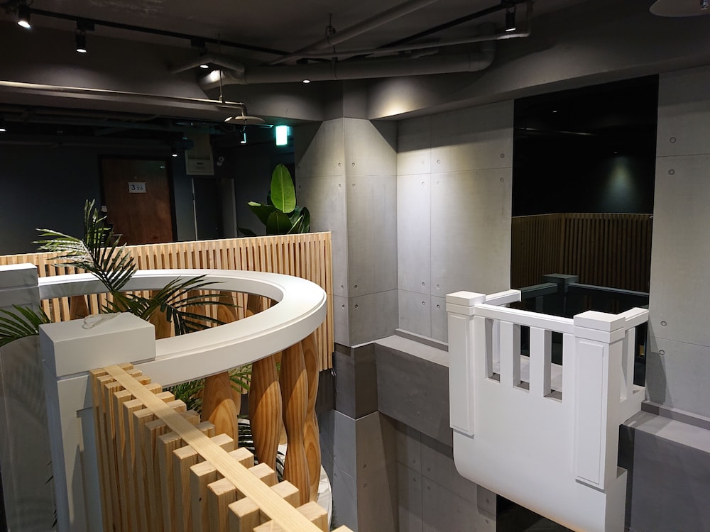 Cho Hotel 3 1/50