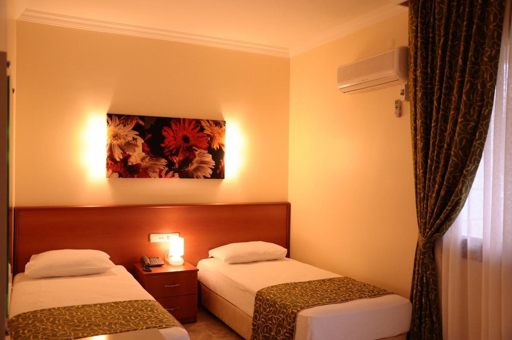 Lord Hotel 22/61