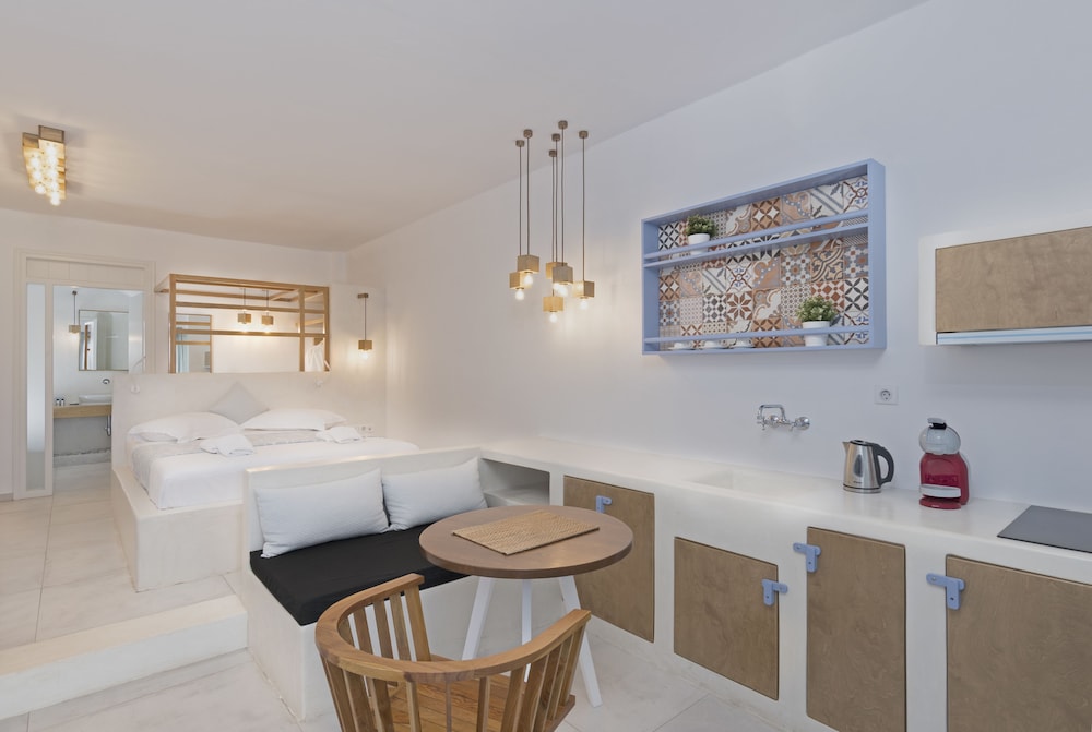 Anatoli Luxury Studios & Suites 31/50