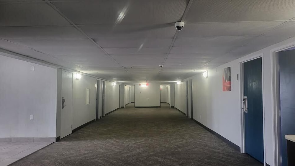 Motel6 Omaha, NE 48/55