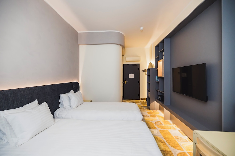 London Hotel 13/50