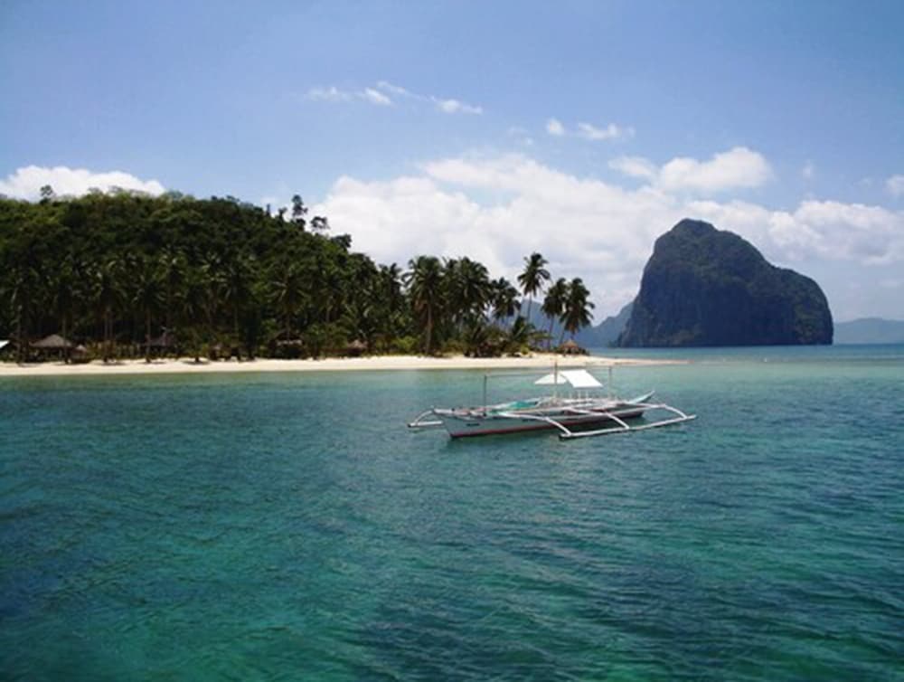 Las Cabanas Beach Resort 51/65