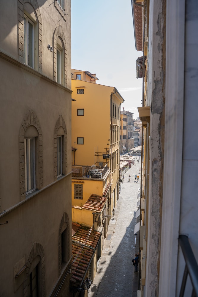 Residenza Degli Speziali 42/48
