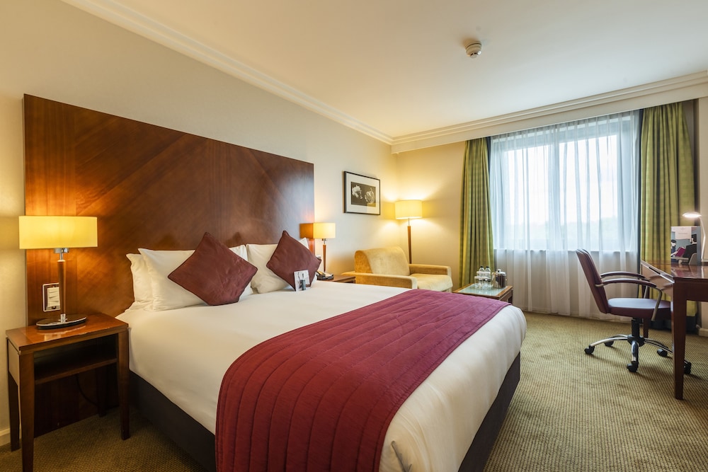 Crowne Plaza Birmingham Nec 24/77