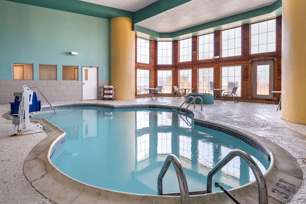 Clarion Pointe Indianapolis Airport 33/64