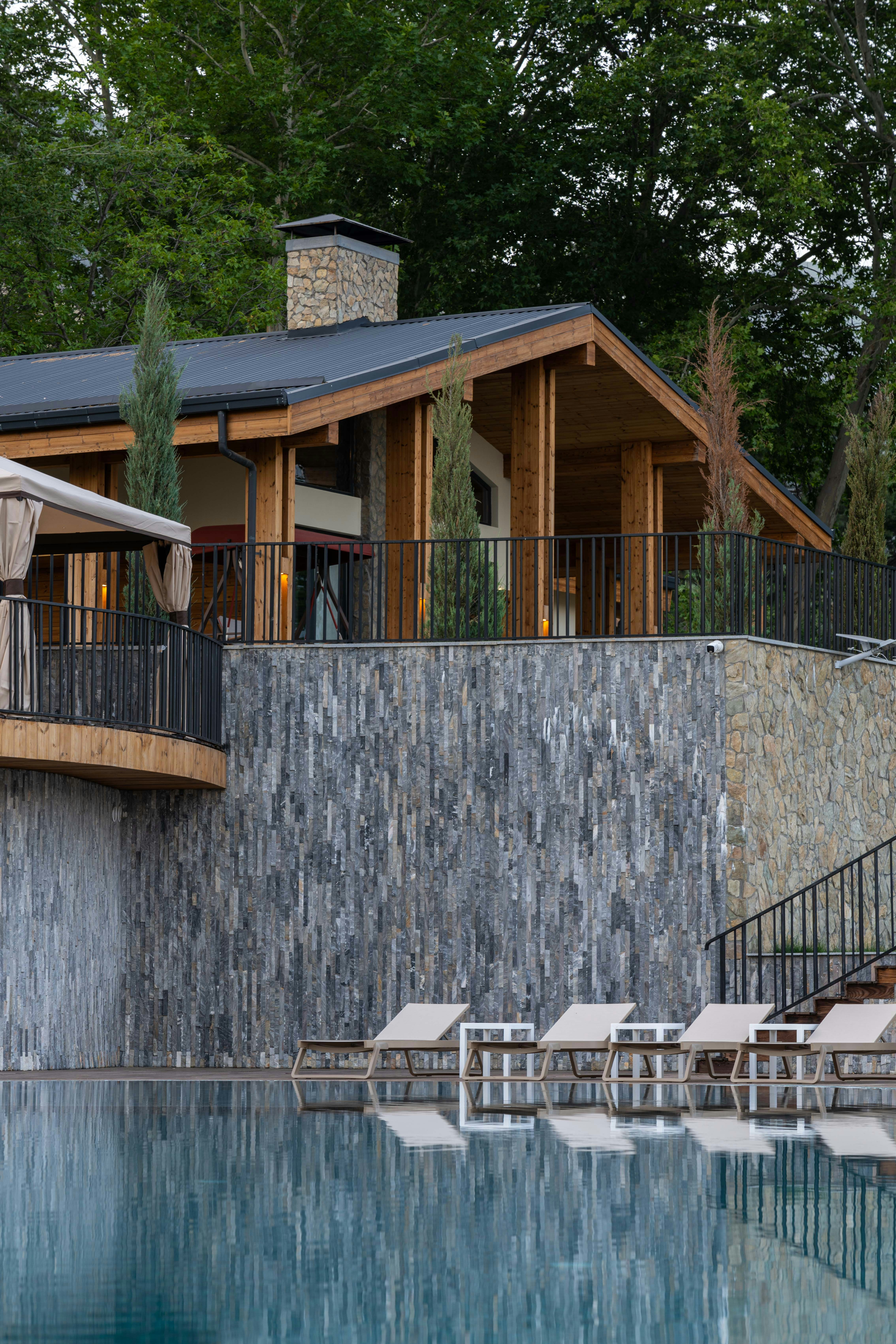 Burchmulla Mountain Resorts 50/50