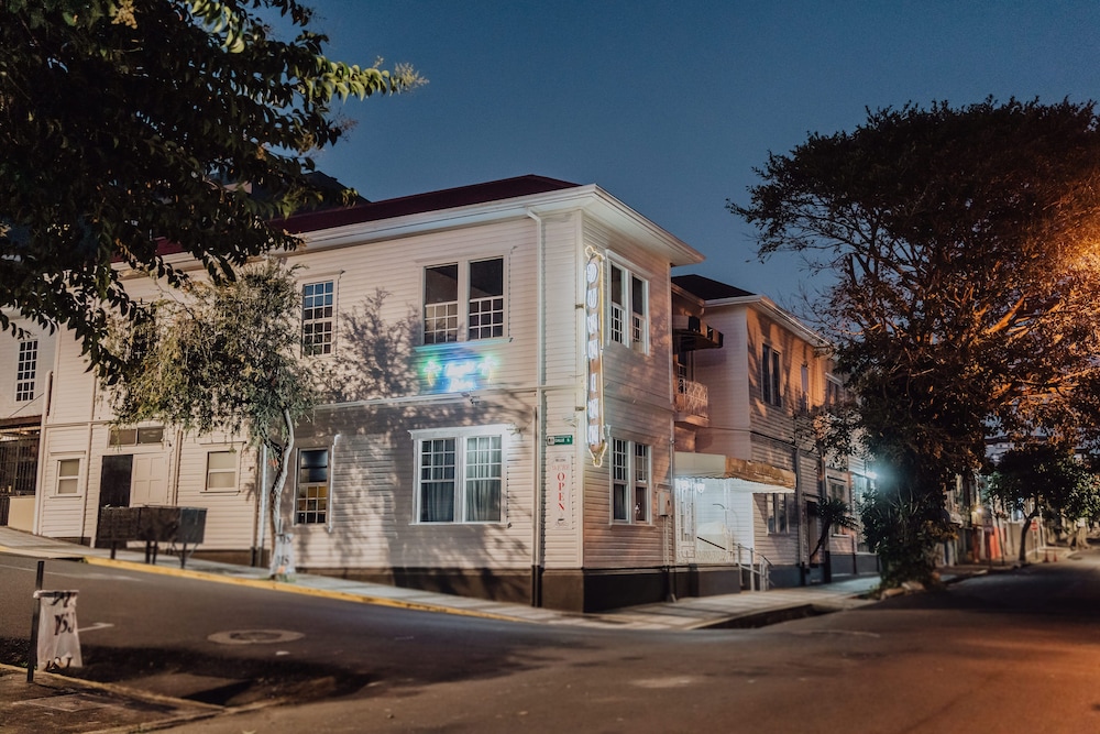 HOTEL DUNN INN 3/67