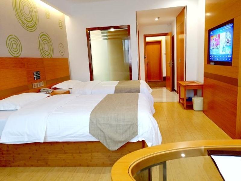 GreenTree Inn Fuyang Technician College 10/21