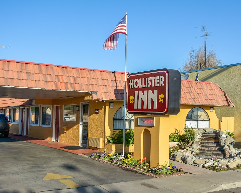 Hollister Inn 2/28