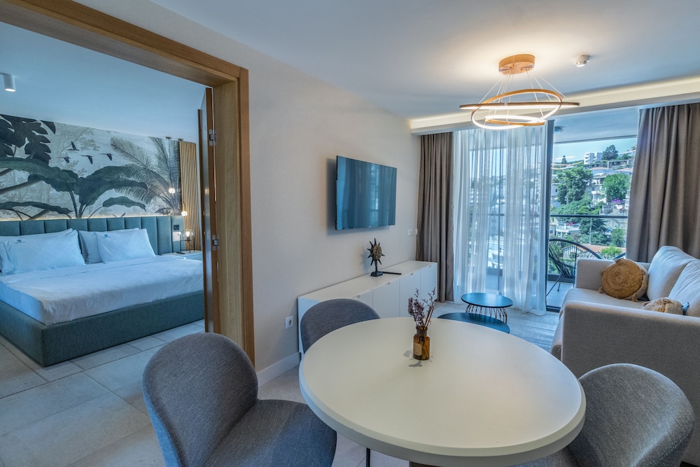 The New Mediteran Hotel Villa Edition 45/65
