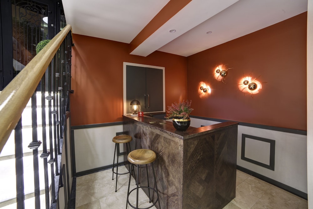 The Fox Hotel Taksim 8/69