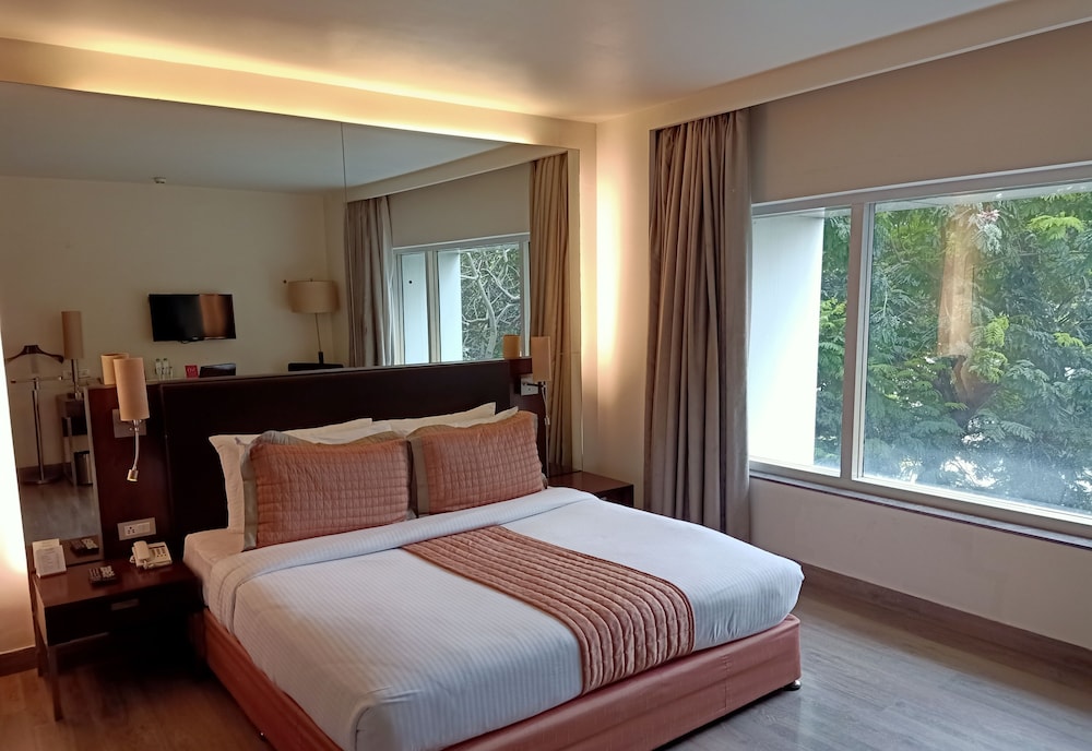 St Laurn Business Hotel 3/15