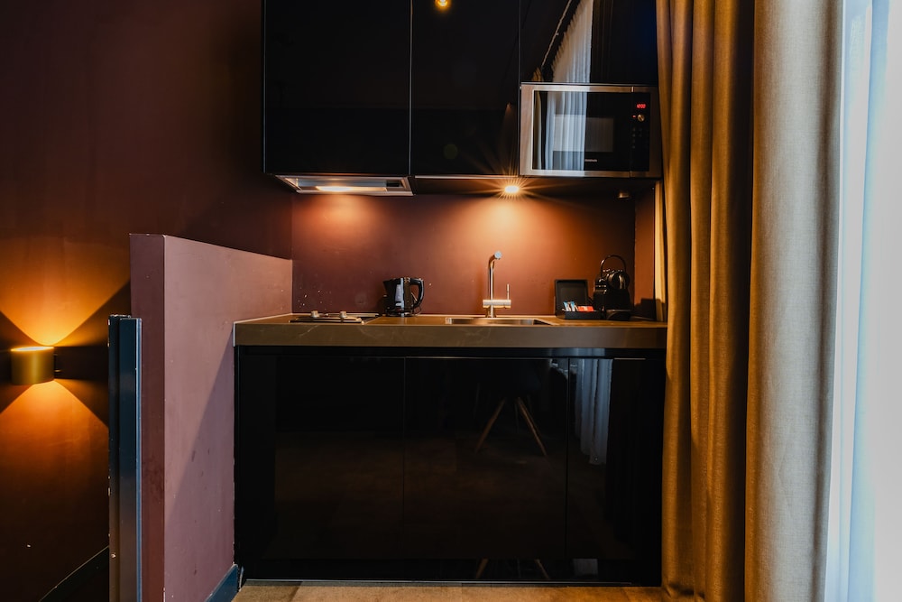 De Jonker Urban Studios & Suites 11/60