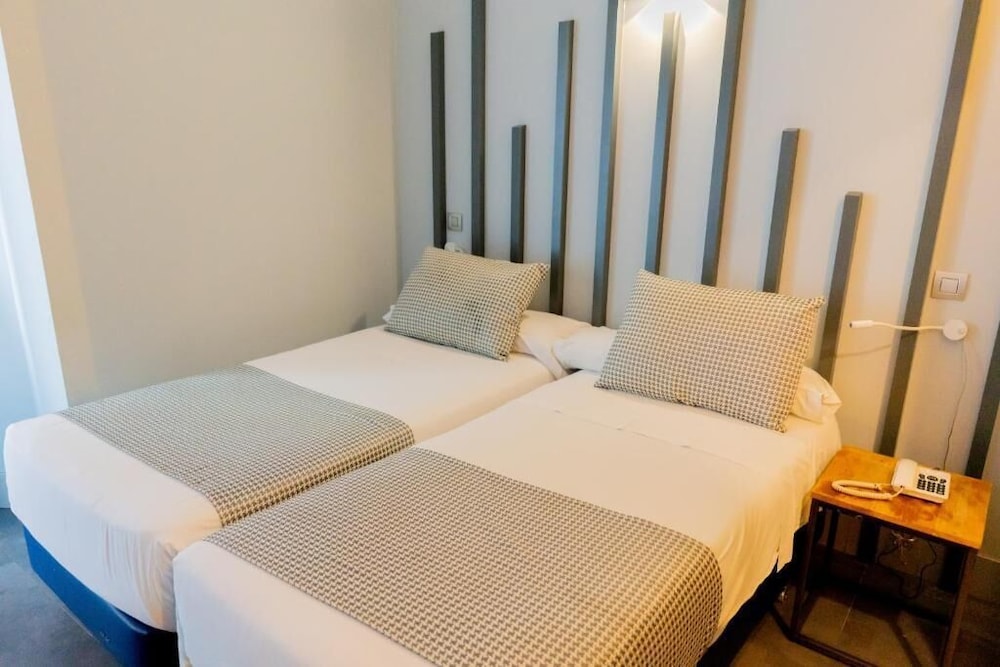 Hostal El Carmen 8/50