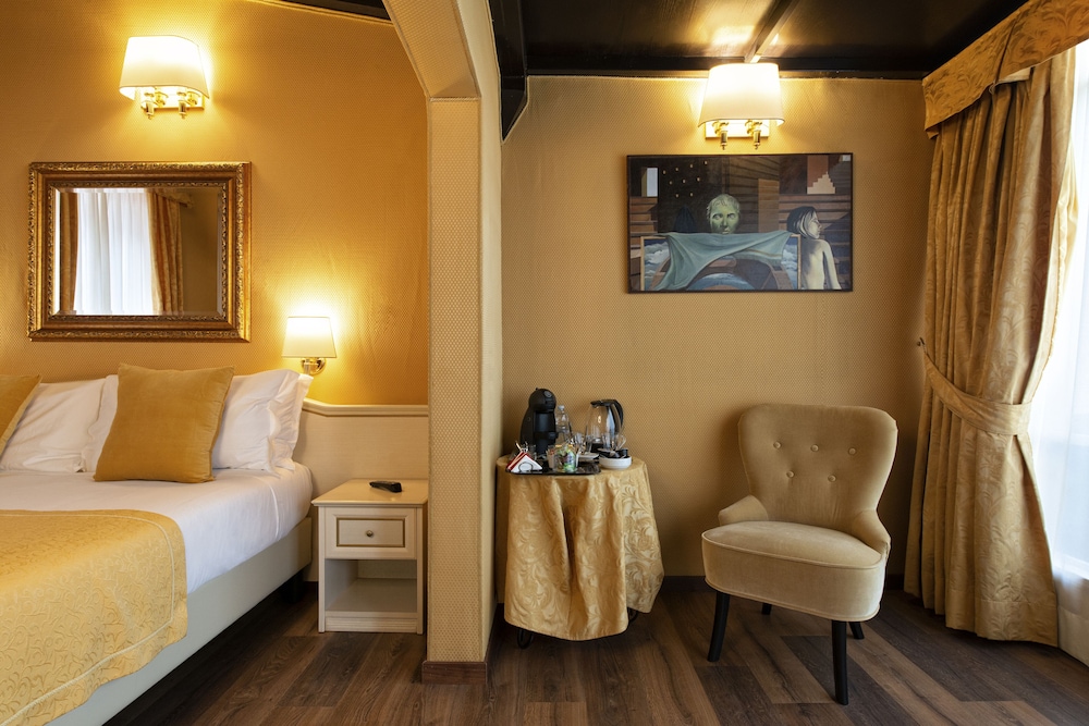 Canova Rooms 14/42