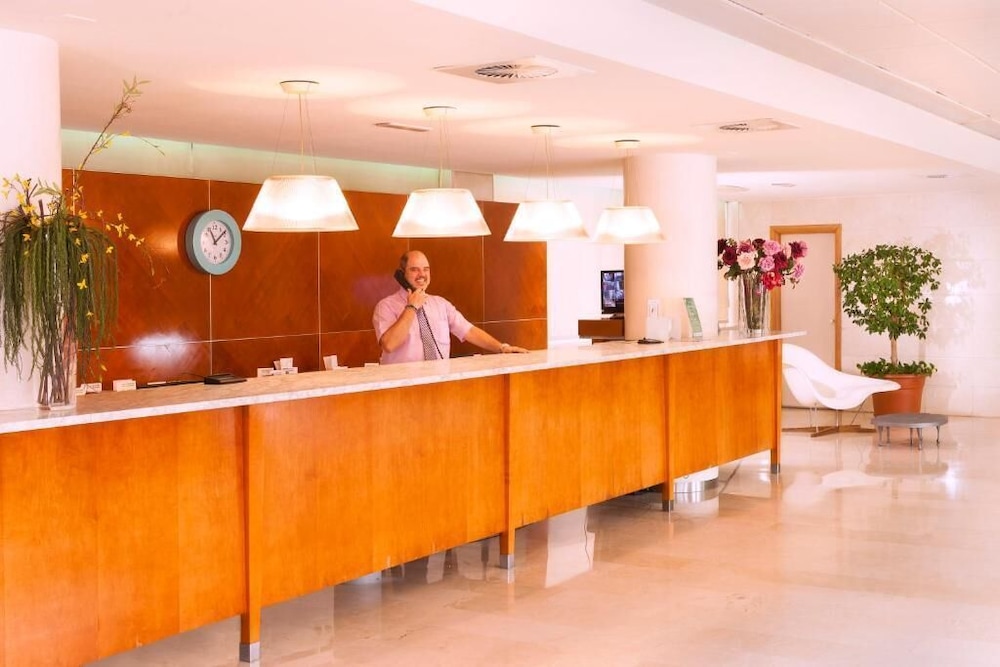 Port Fiesta Park Hotel 6/50