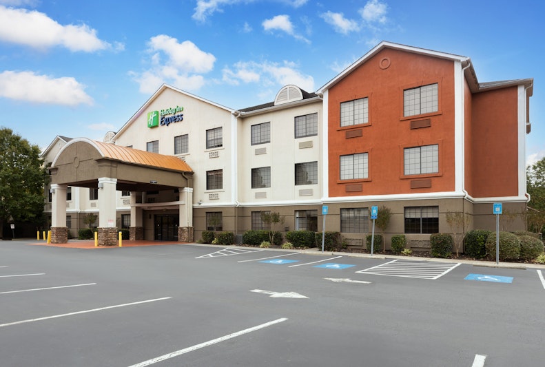 Holiday Inn Express Hotel and Suites ACWORTH - KENNESAW NORTHWEST 66/70