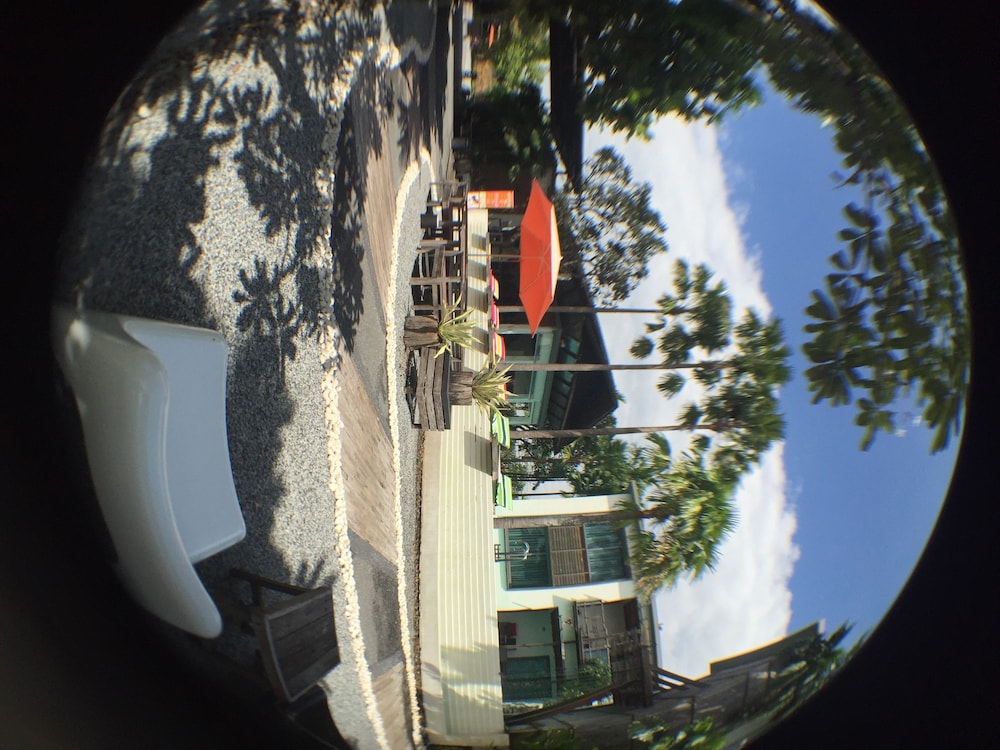 Paragon Inn 59/63