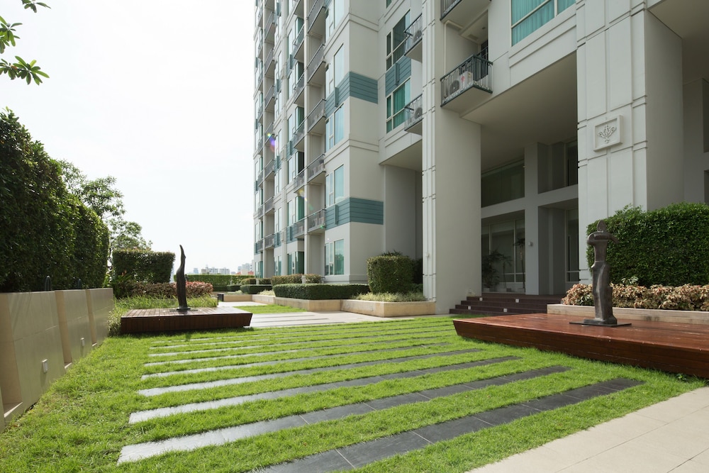 Ivy Thonglor 55 28/37