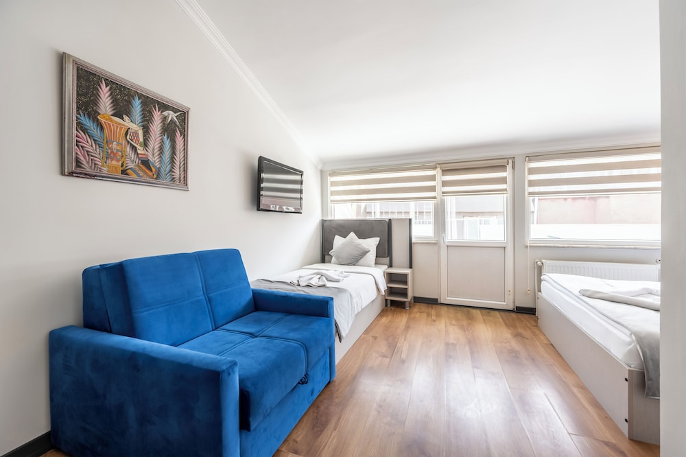 Taksim Trust Hotel (ex Ilya Pera Hotel) 46/63