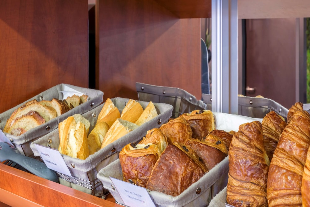 Sure Hotel By Best Western St-Amand-Les-Eaux 26/28