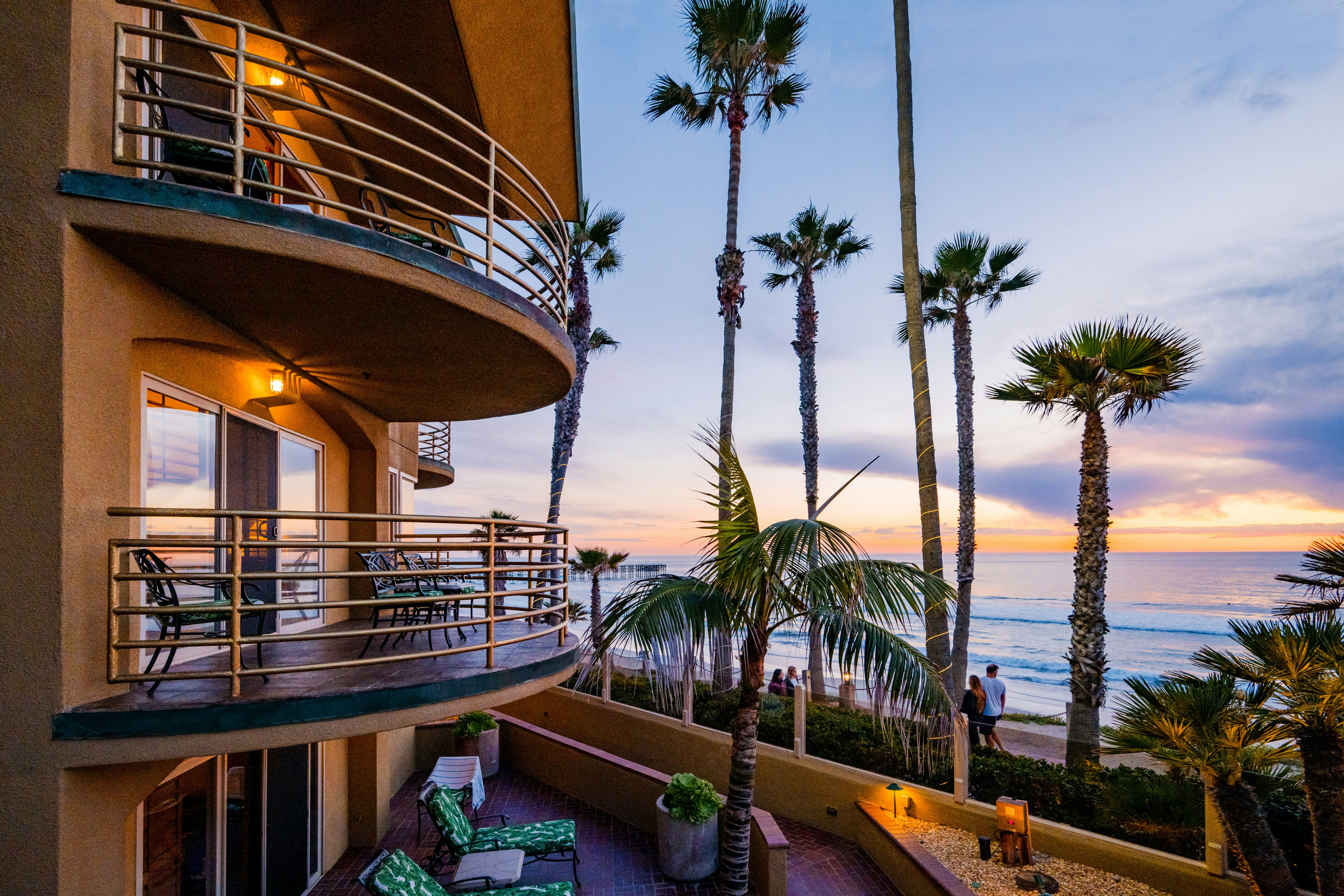 Pacific Terrace Hotel 10/92