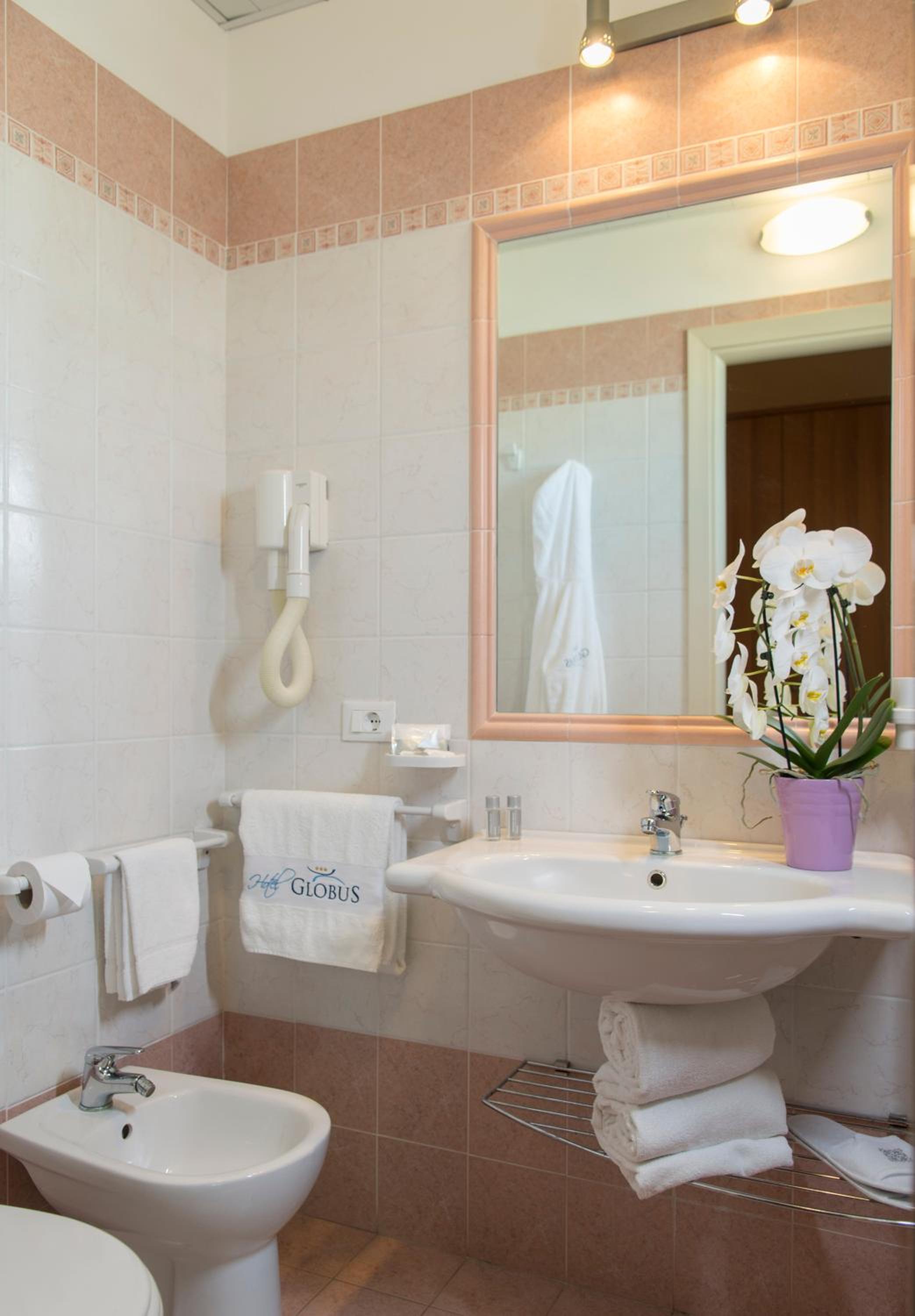 Hotel Globus 50/50