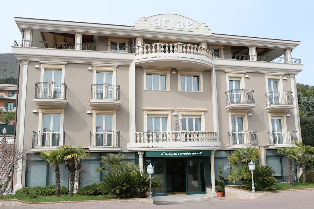 Ariae Hotel 2/45