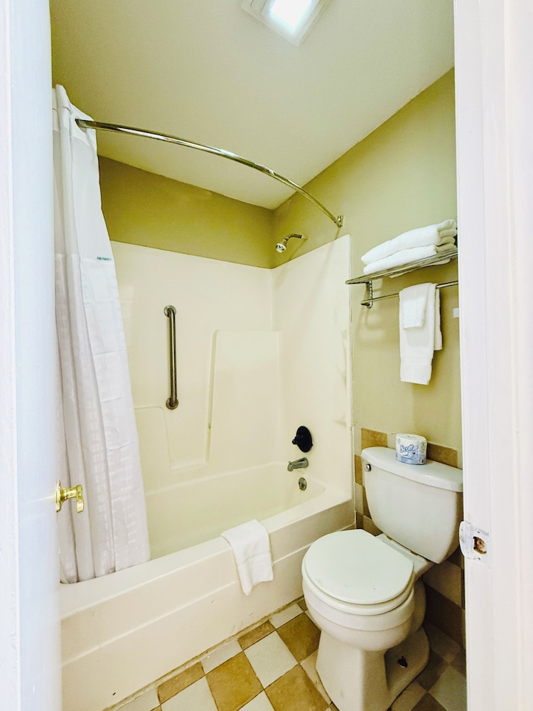 Travelodge by Wyndham Thomasville AL 47/50