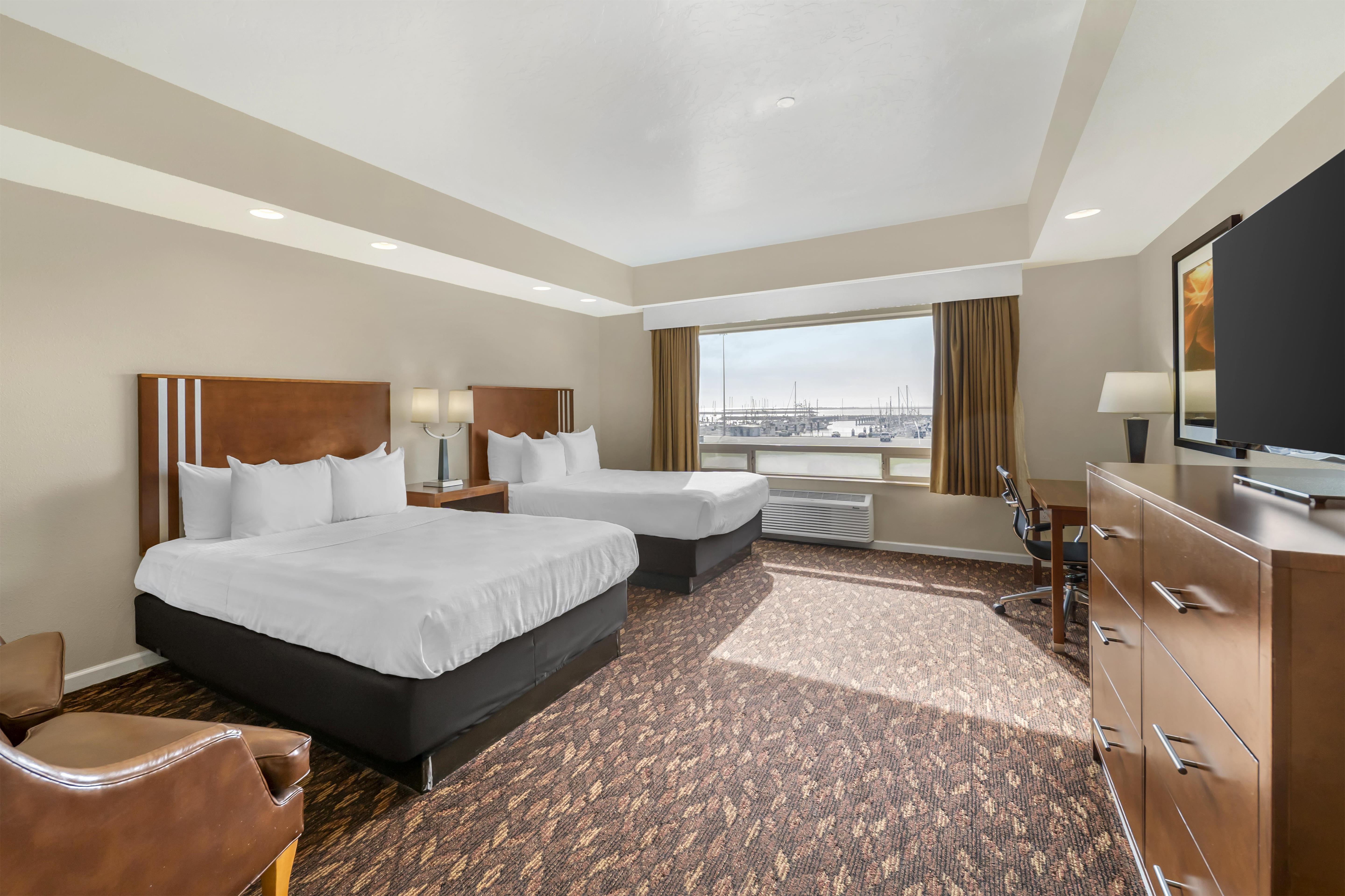 Room, 2 Queen Beds, Partial Harbour View