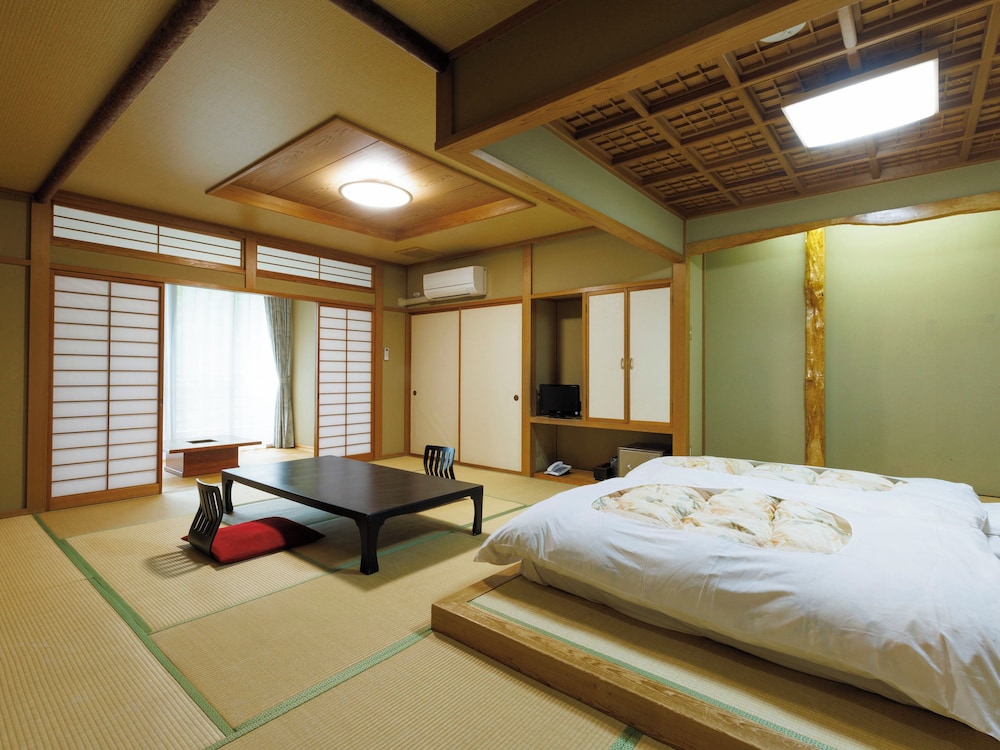 Wakamiro 7/50