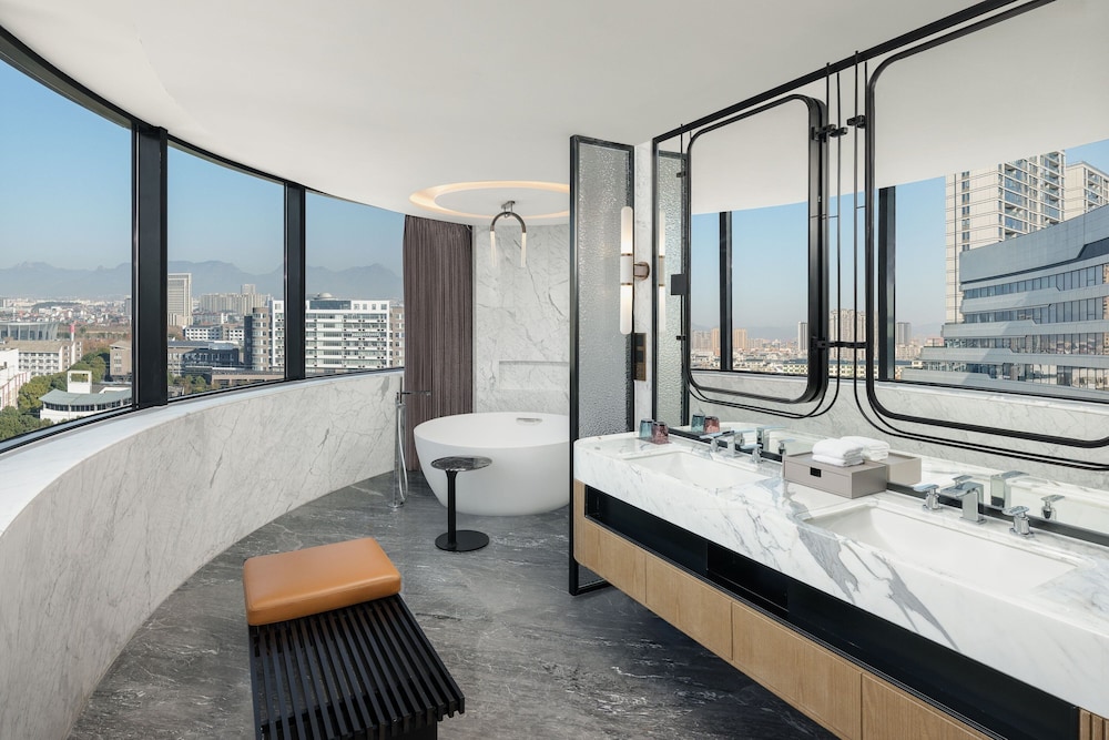 Sheraton Pujiang 15/40