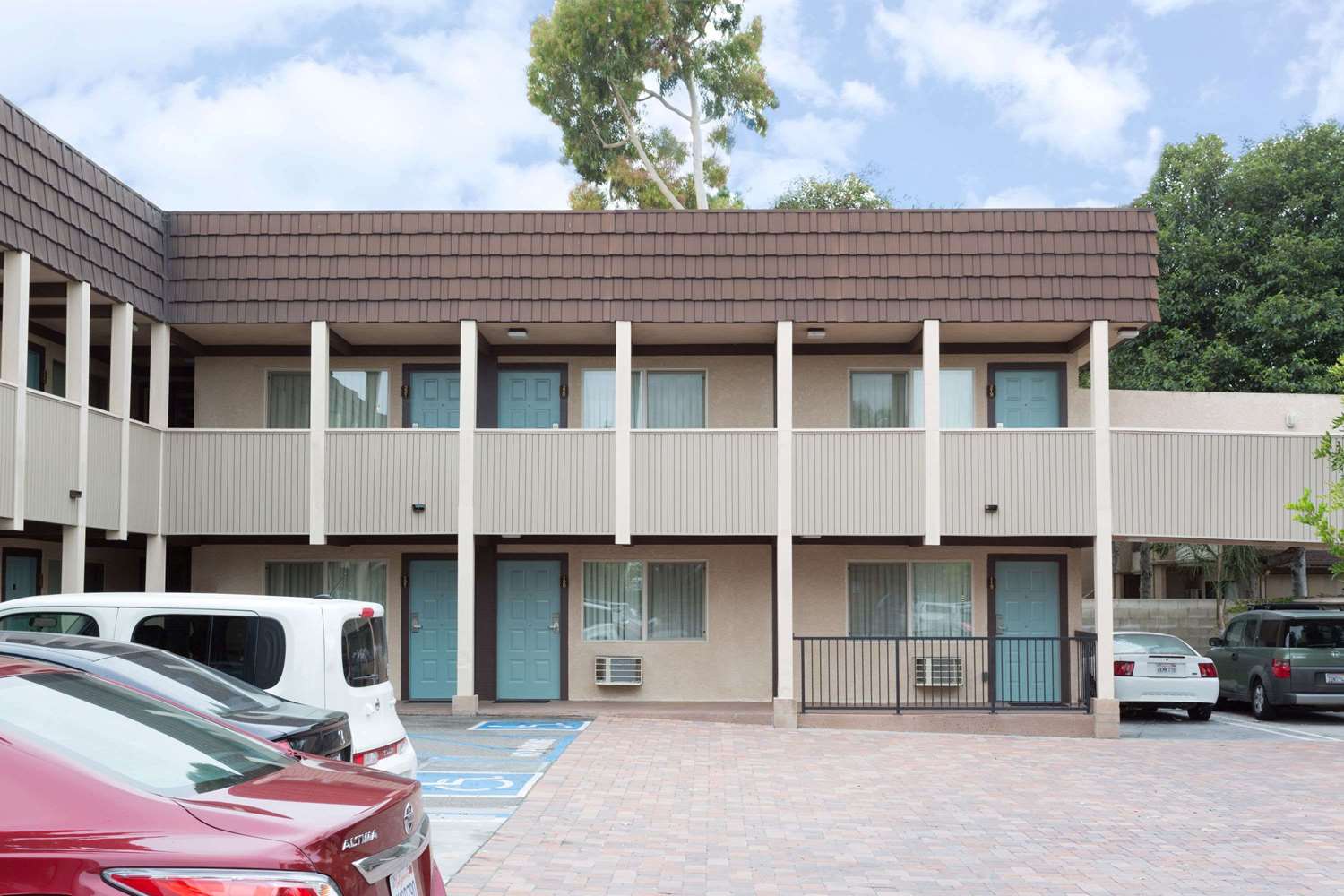 Costa Mesa Inn 1/12