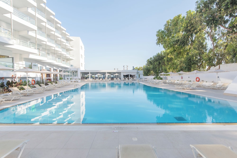Belair Beach Hotel 29/50