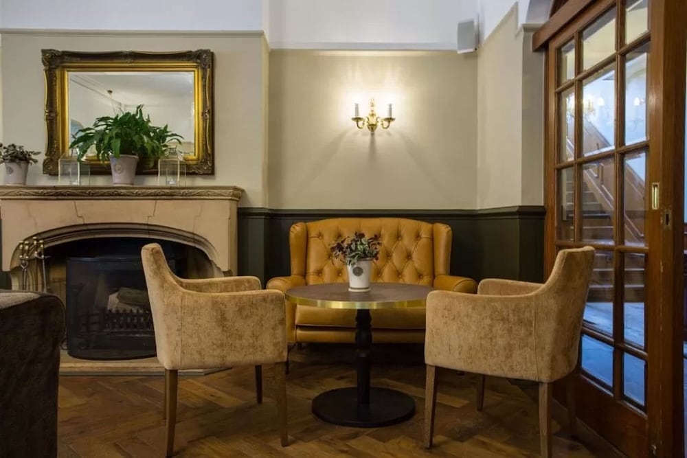 Hatton Court Hotel 36/48