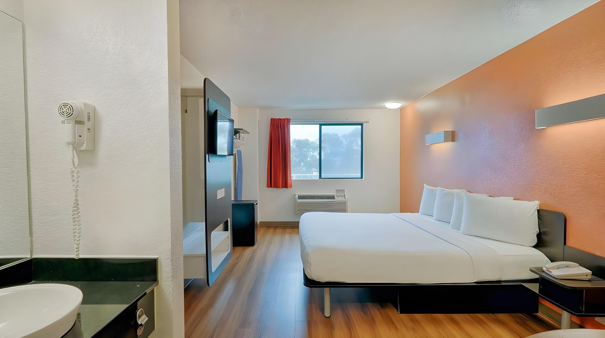 Room, Double Bed
