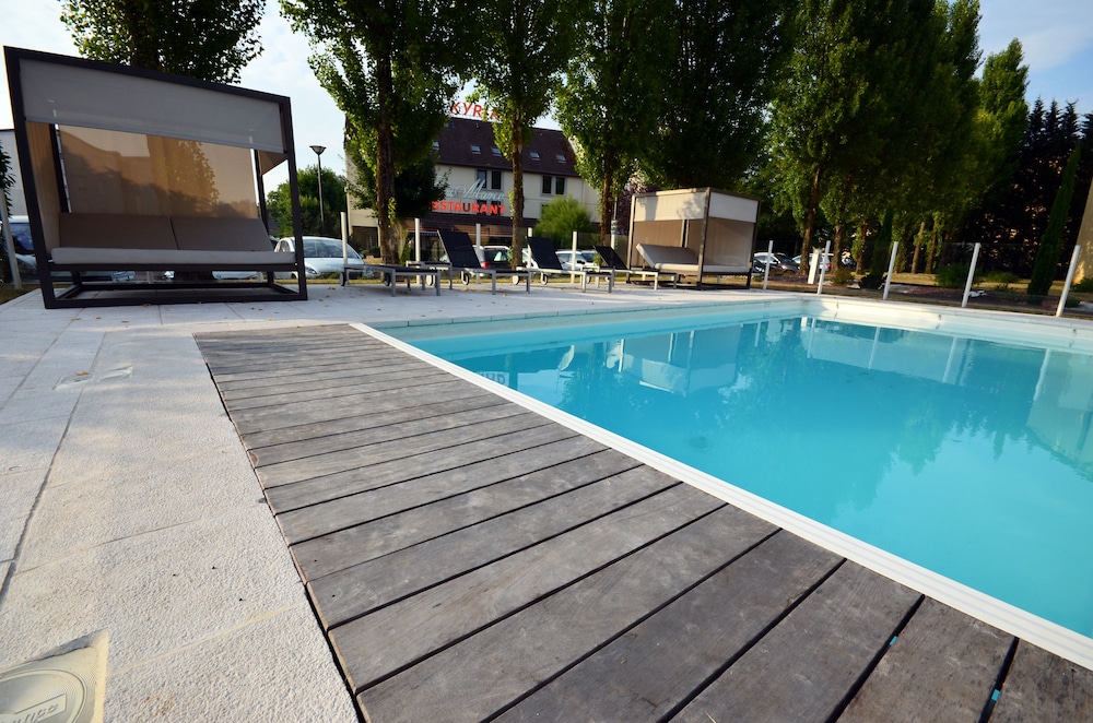 KYRIAD DIJON EST - MIRANDE 50/55