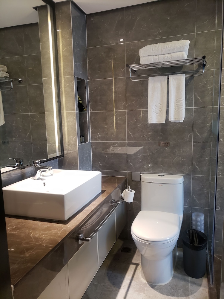 Baiyun City Hotel 37/42