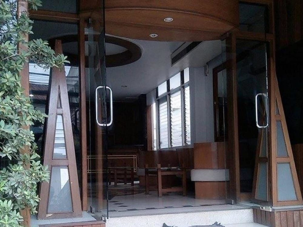 Petch Pailyn Hotel 5/37
