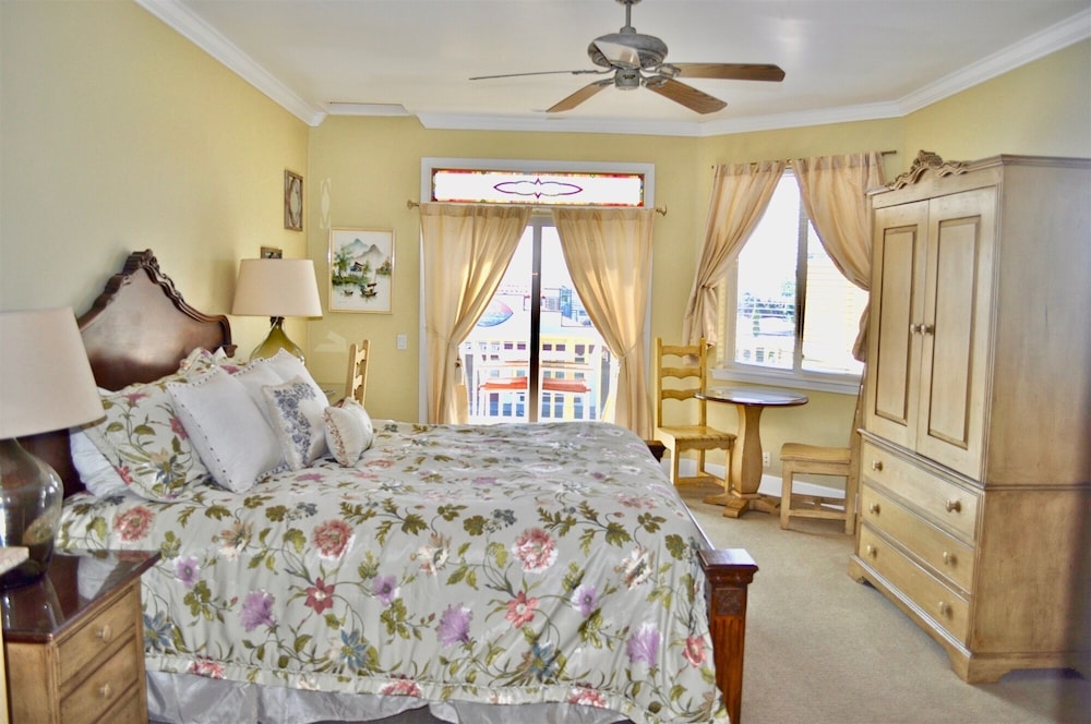 Cayucos Sunset Inn Bed and Breakfast 10/50