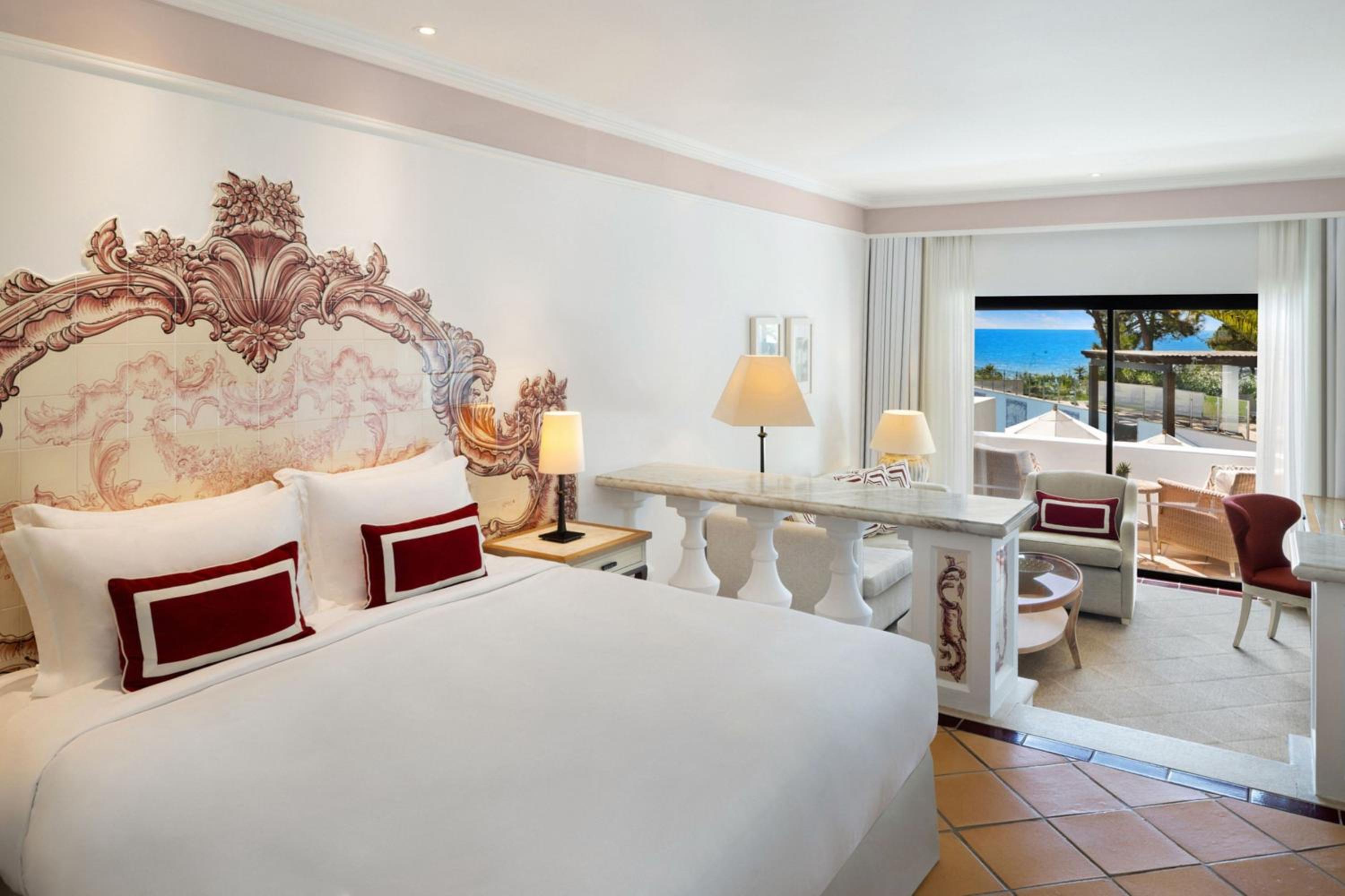 Grand, Deluxe, Queen Bed, Ocean View